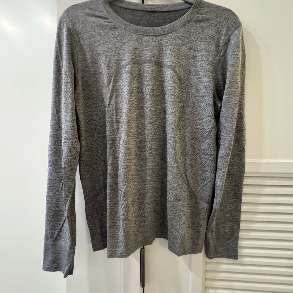 Lululemon Athletica Gray Long Sleeve Women's Top